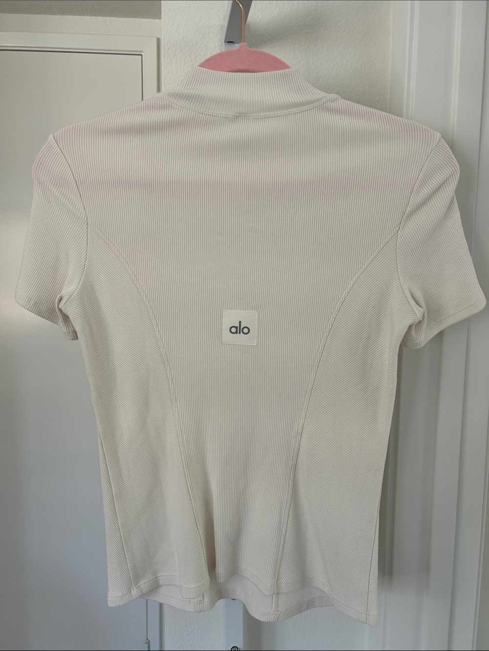 ALO Yoga Cream Ribbed Short Sleeve Mock Neck Tee - Picture 6 of 6